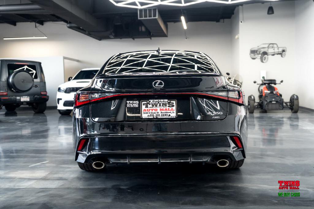 2024 Lexus IS Image 6