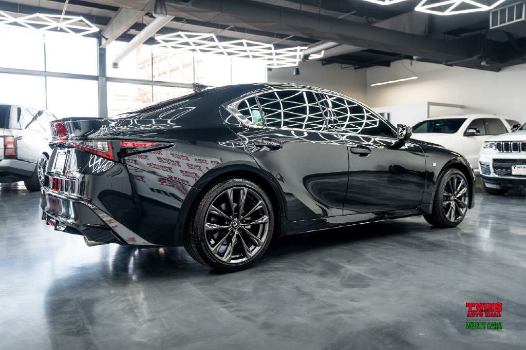 2024 Lexus IS Image 8