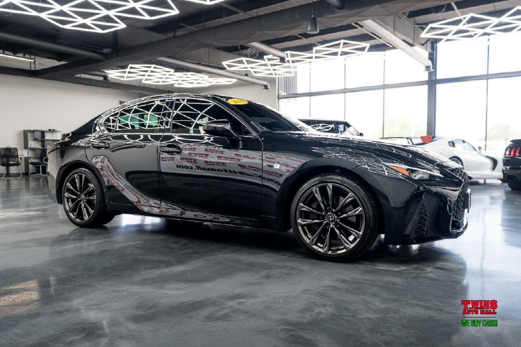 2024 Lexus IS Image 10