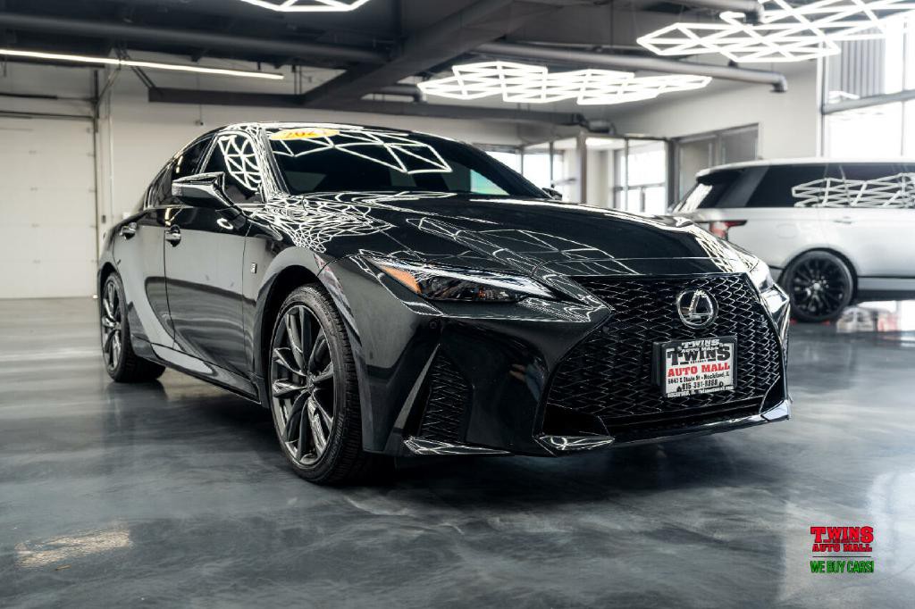 2024 Lexus IS Image 11