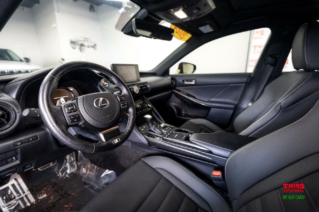 2024 Lexus IS Image 14