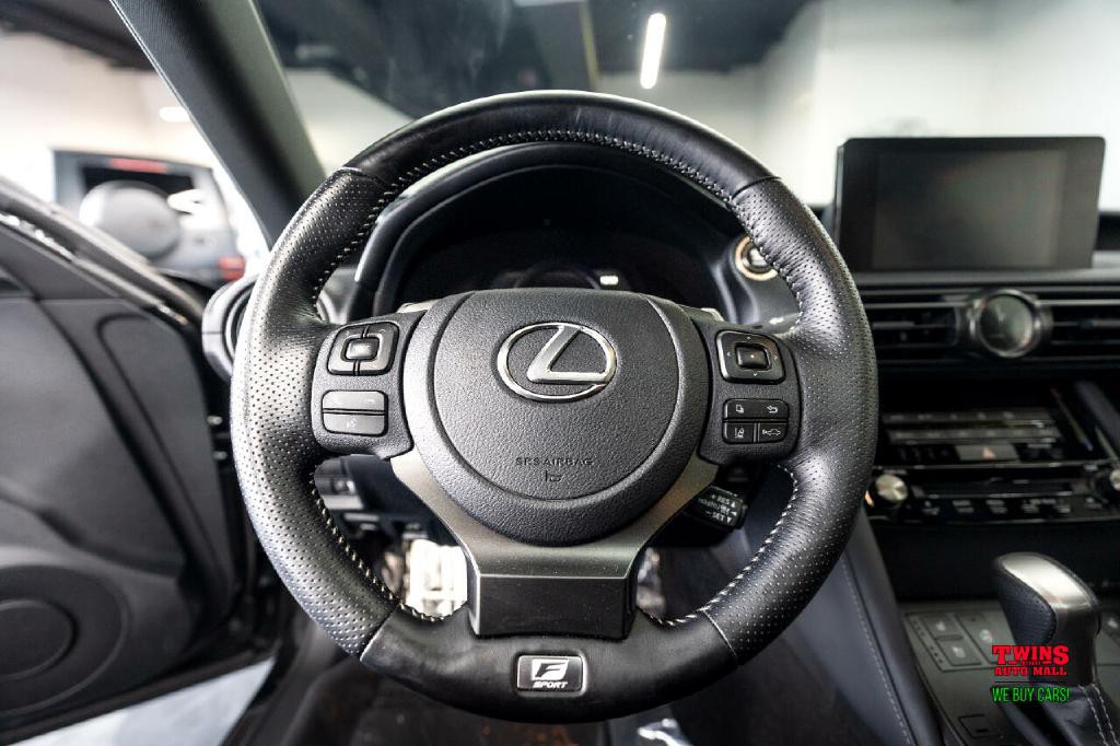 2024 Lexus IS Image 21