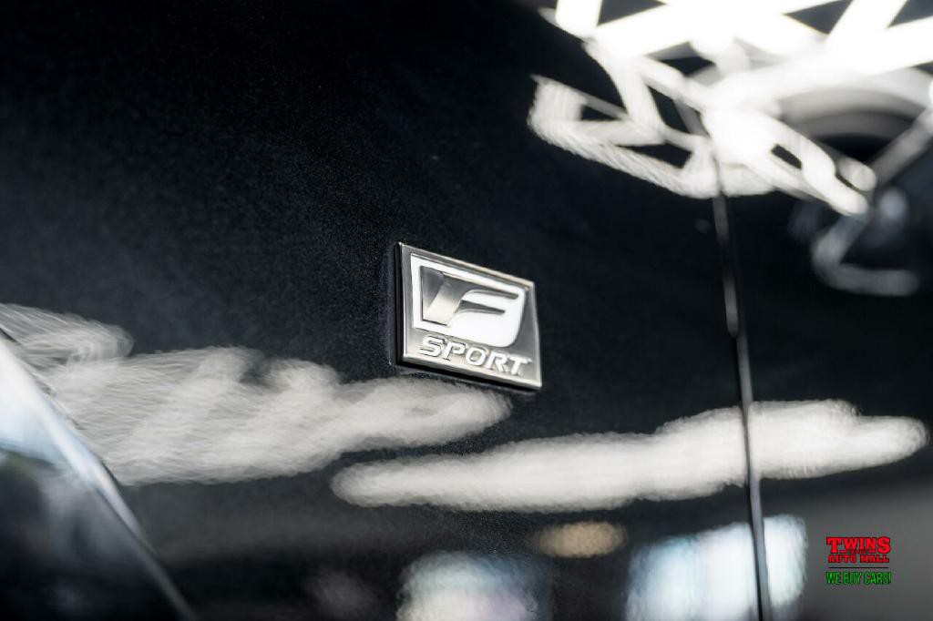 2024 Lexus IS Image 35