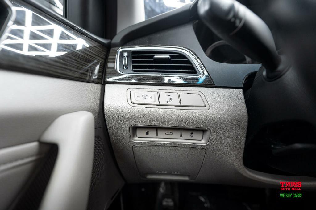 2015 Hyundai Sonata Image 28
