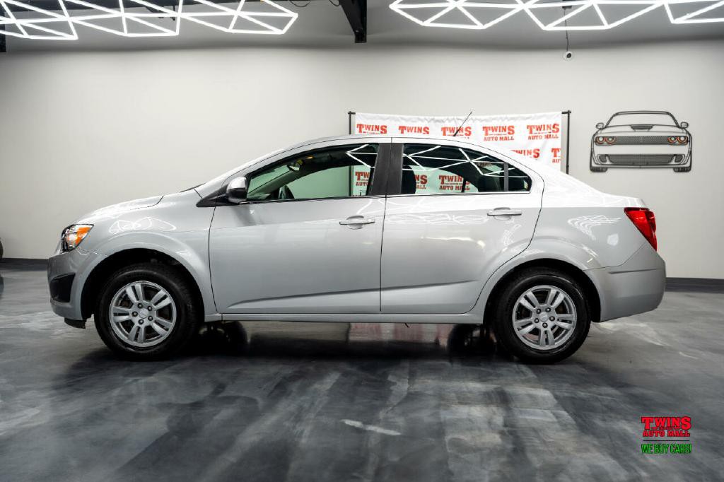 2014 Chevrolet Sonic Image 3