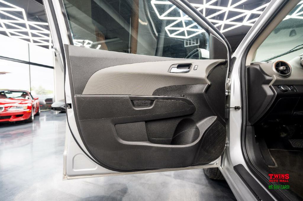 2014 Chevrolet Sonic Image 10
