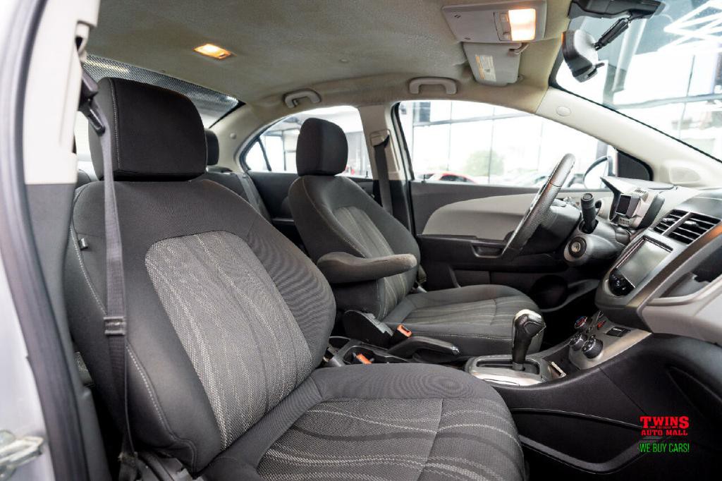 2014 Chevrolet Sonic Image 16