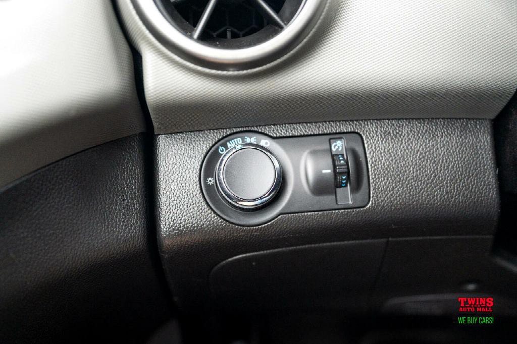 2014 Chevrolet Sonic Image 25