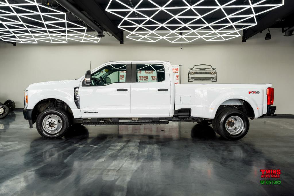2024 Ford F-350 Image 3