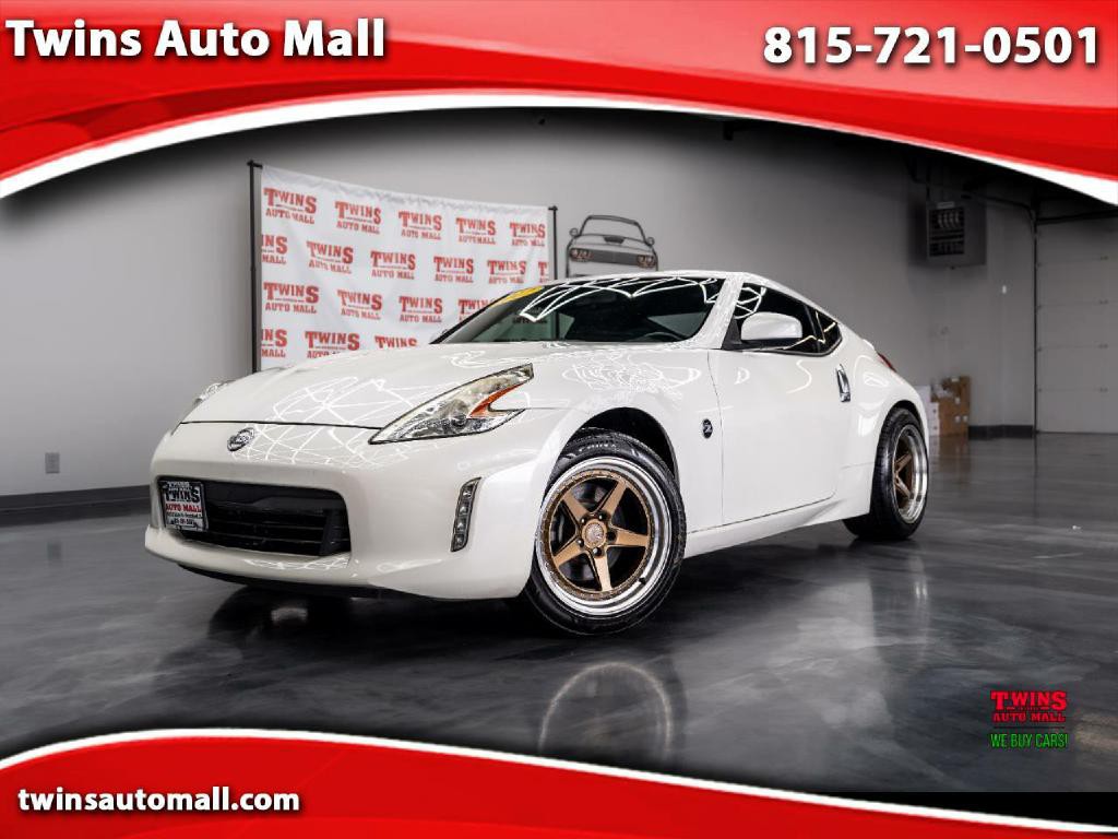 2017 Nissan 370Z Image 1