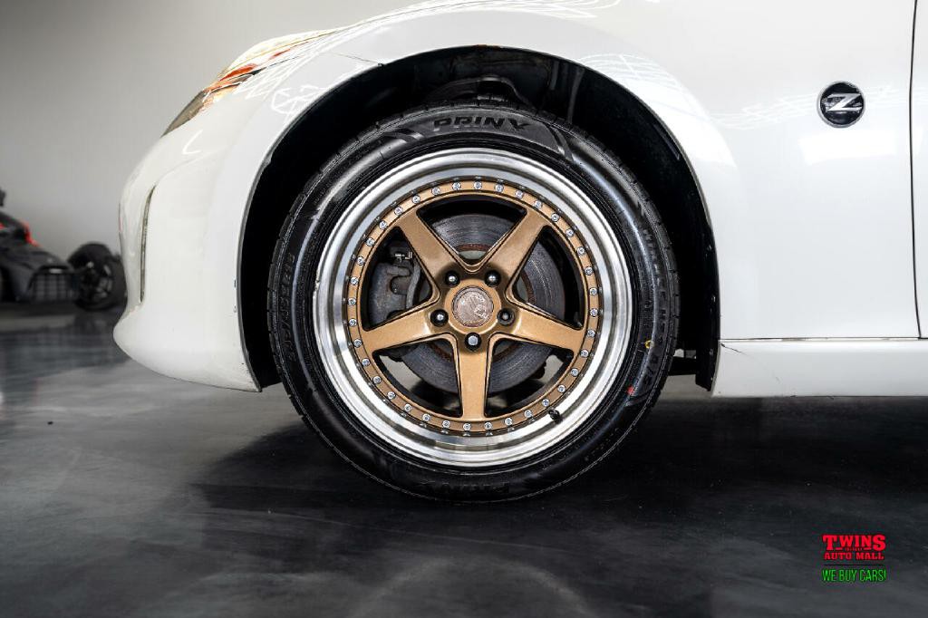 2017 Nissan 370Z Image 28