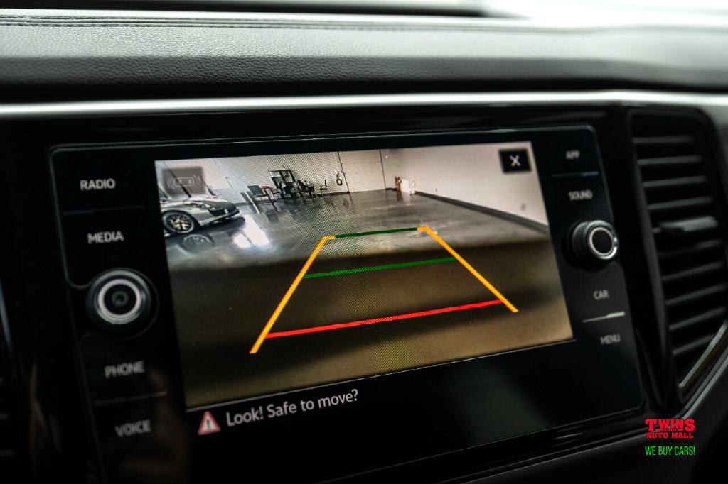 2022 Volkswagen Atlas Cross Spo Image 23
