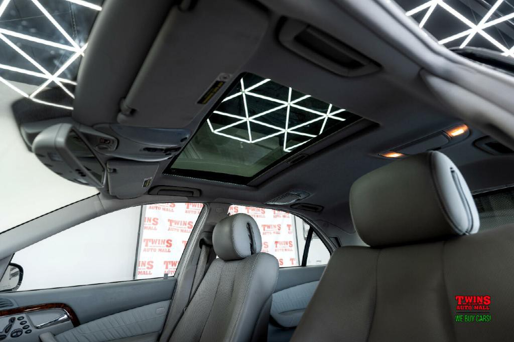 2005 Mercedes-Benz S-Class Image 30