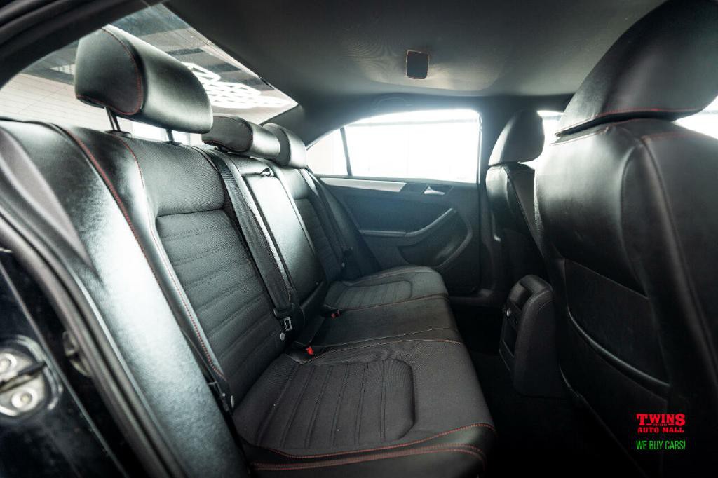 2013 Volkswagen Jetta Image 15