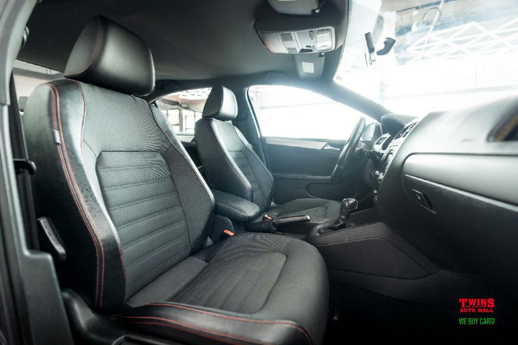 2013 Volkswagen Jetta Image 16