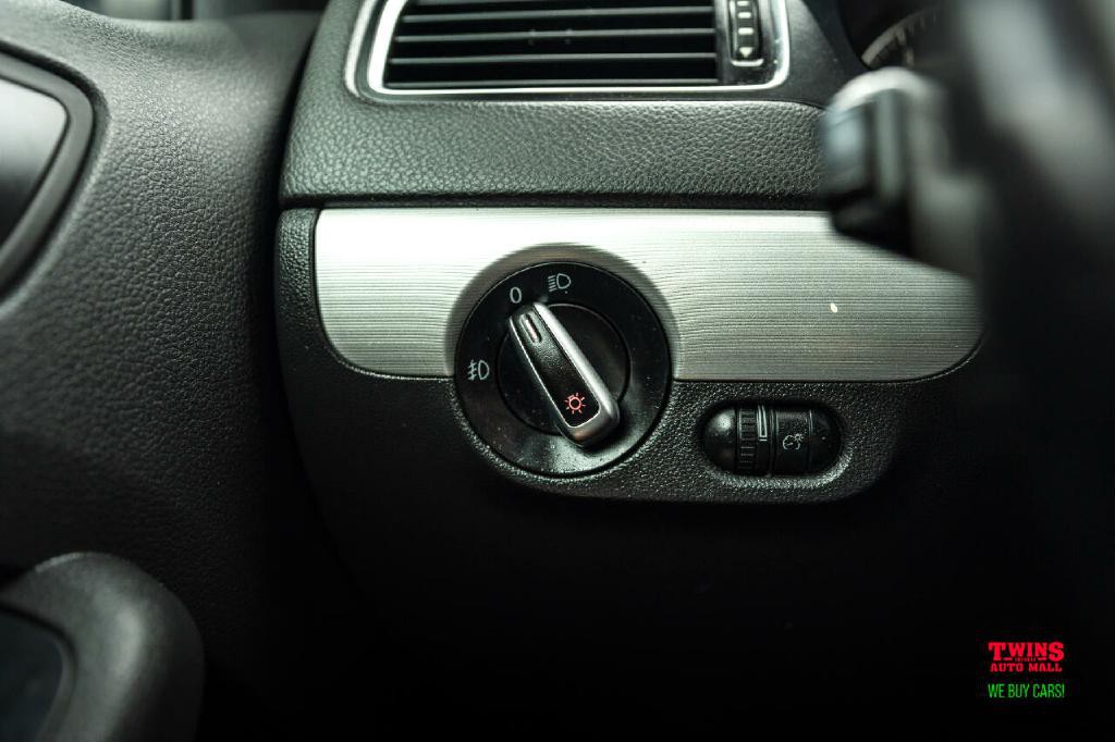 2013 Volkswagen Jetta Image 22