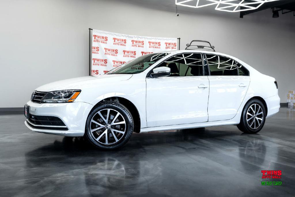 2017 Volkswagen Jetta Image 2