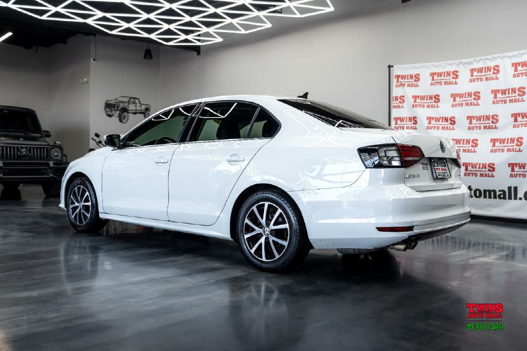 2017 Volkswagen Jetta Image 4