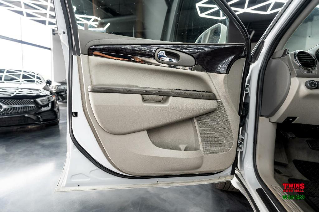 2016 Buick Enclave Image 10