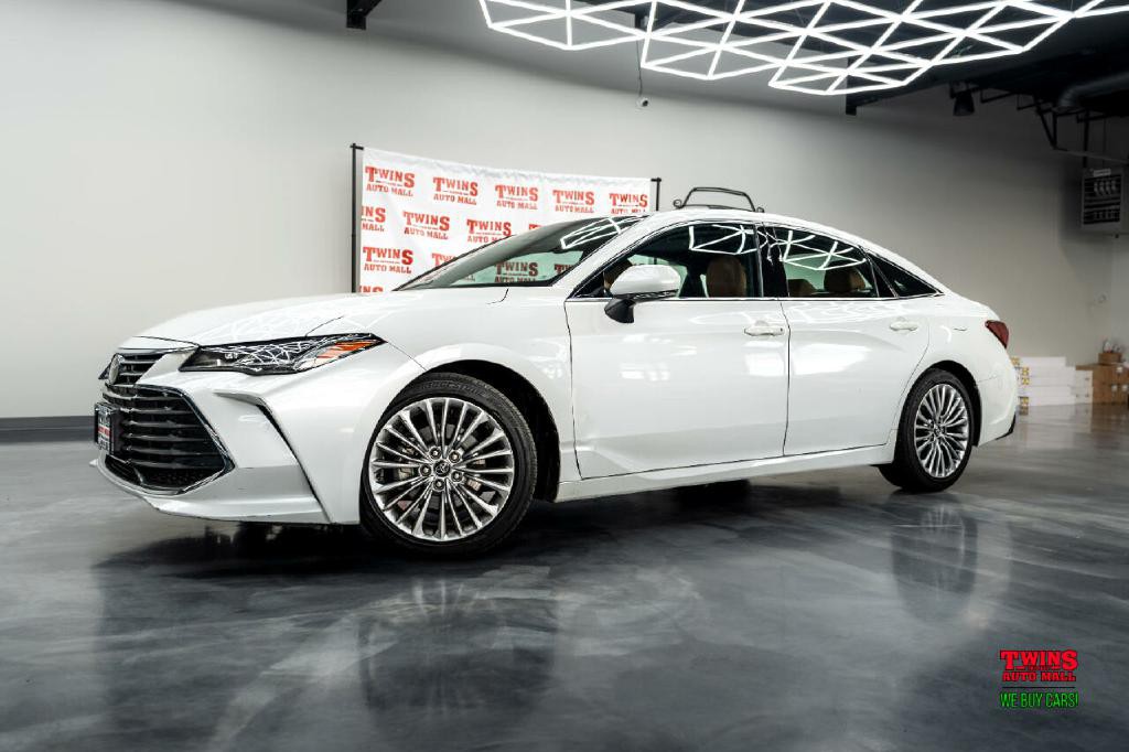 2020 Toyota Avalon Image 2