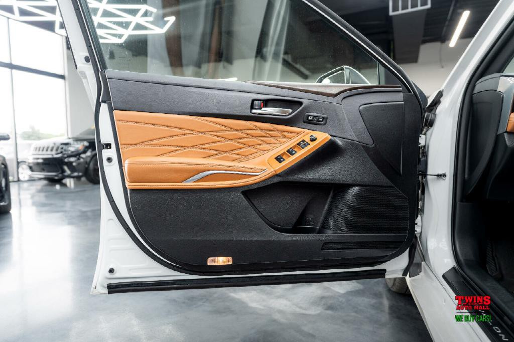 2020 Toyota Avalon Image 10