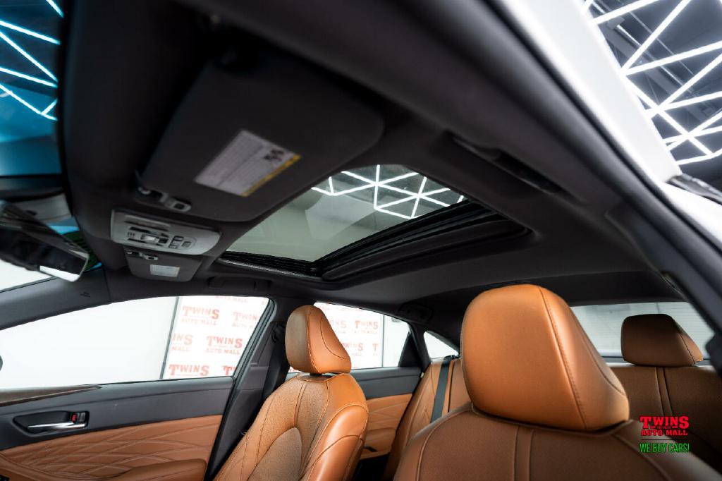 2020 Toyota Avalon Image 25