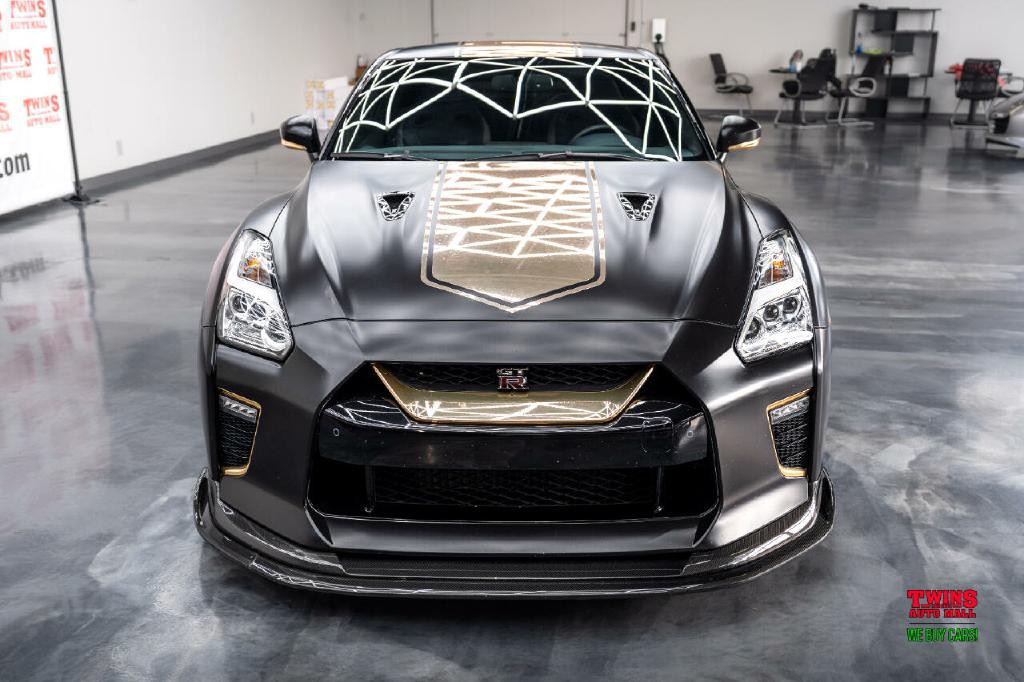 2020 Nissan GT-R Image 12