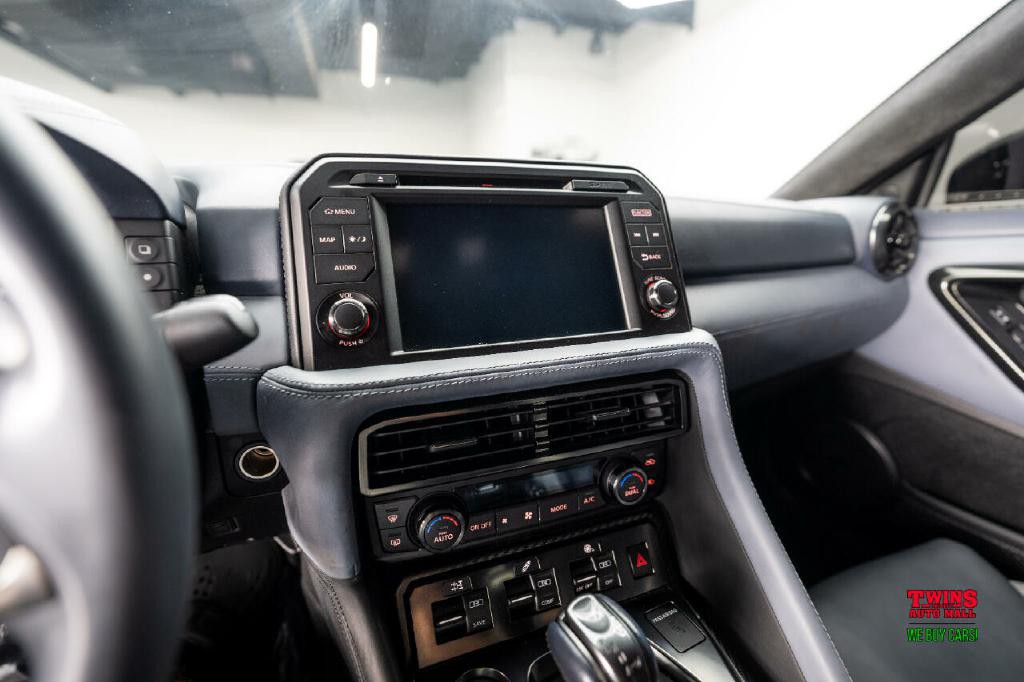 2020 Nissan GT-R Image 22