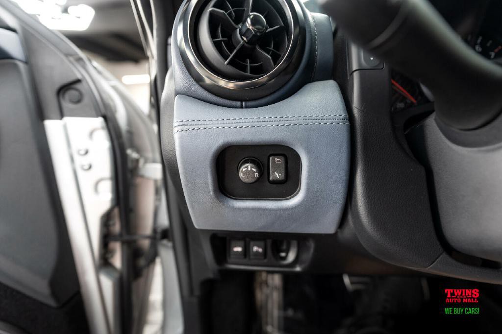 2020 Nissan GT-R Image 30