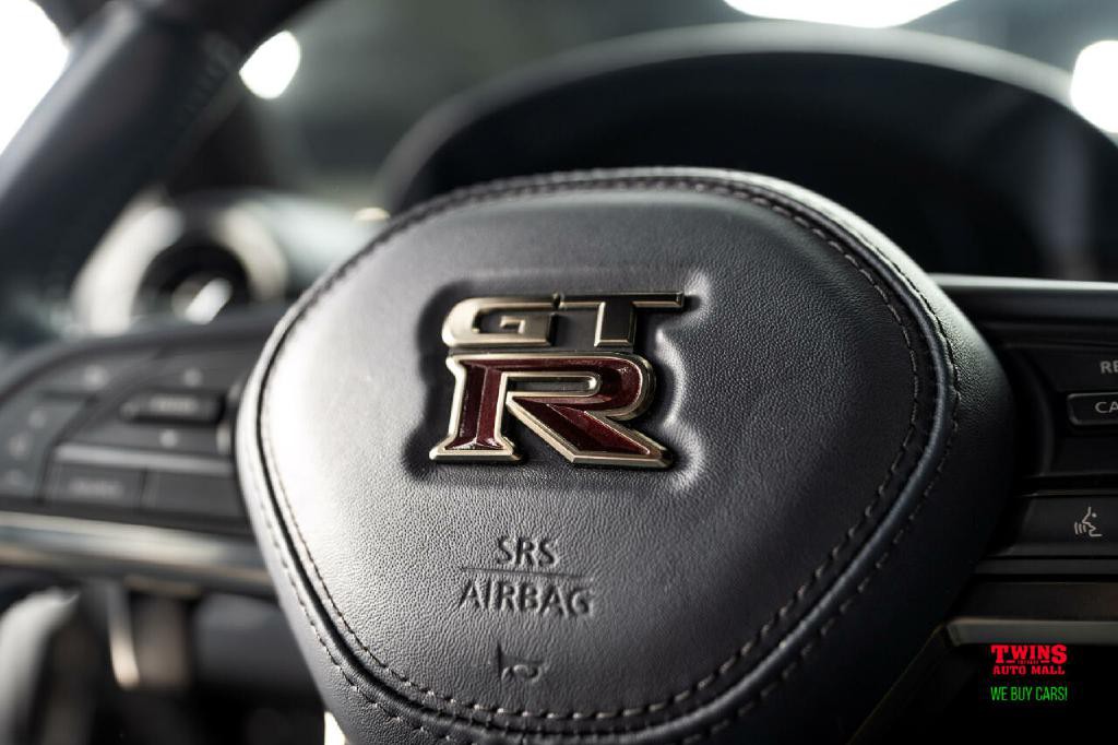 2020 Nissan GT-R Image 32