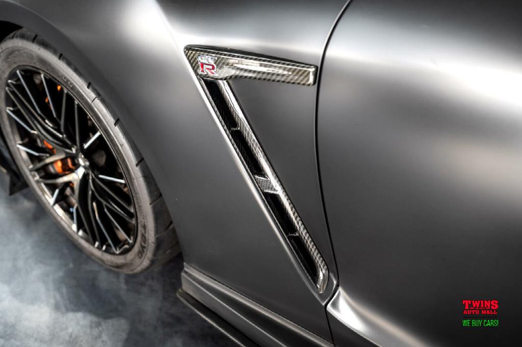 2020 Nissan GT-R Image 36