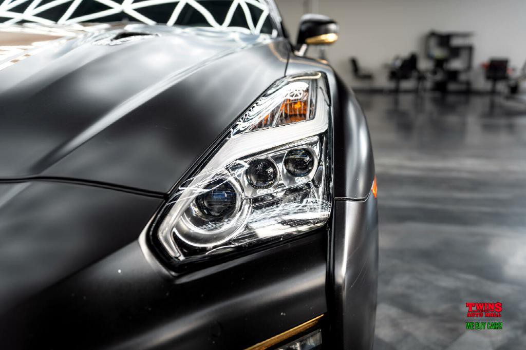 2020 Nissan GT-R Image 38