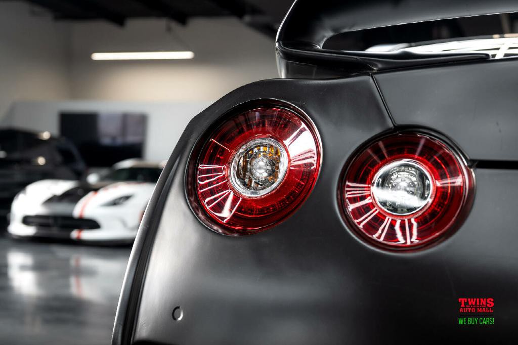 2020 Nissan GT-R Image 49
