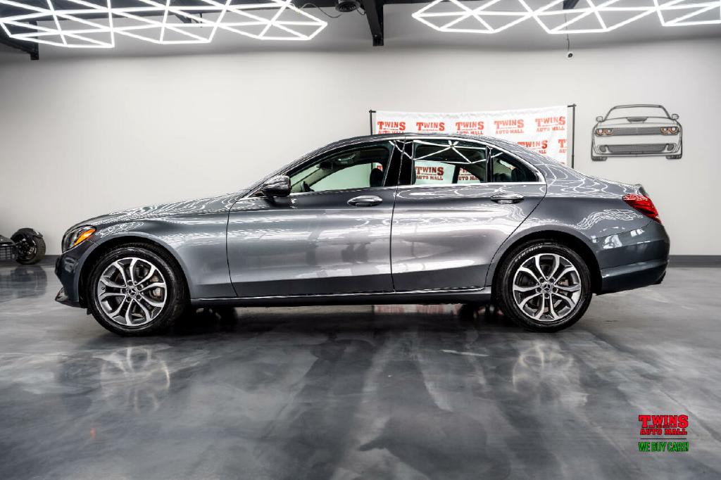 2017 Mercedes-Benz C-Class Image 3
