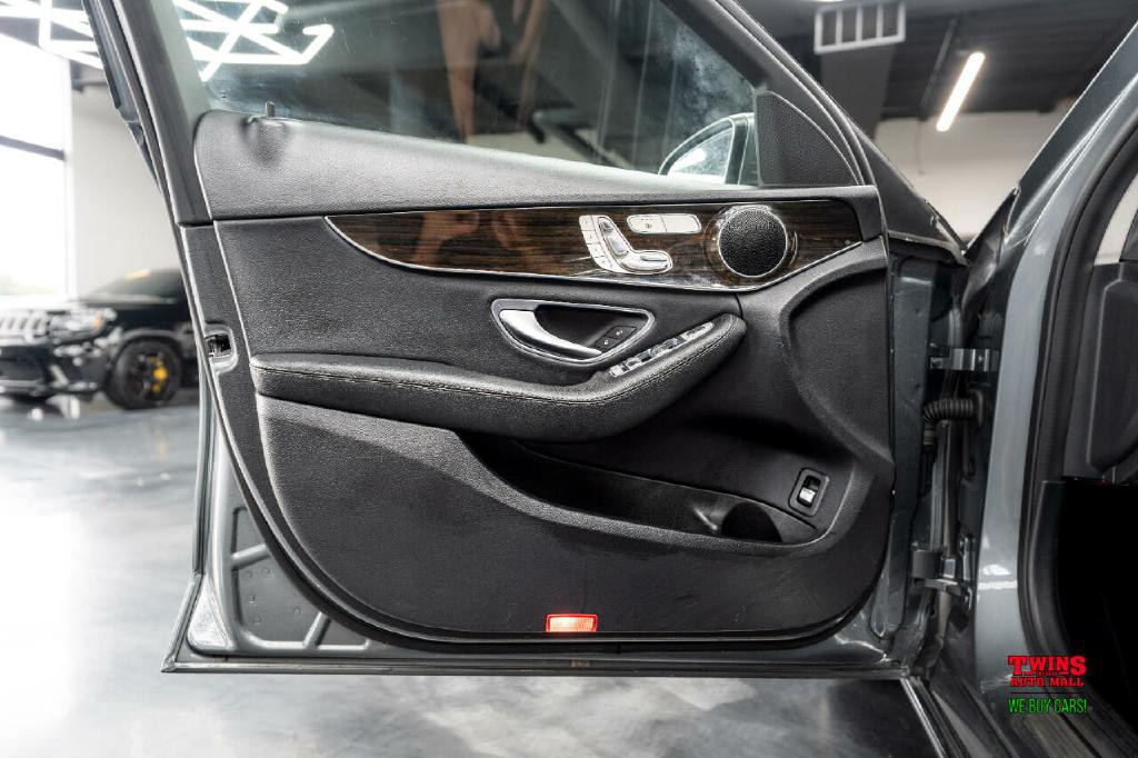 2017 Mercedes-Benz C-Class Image 10