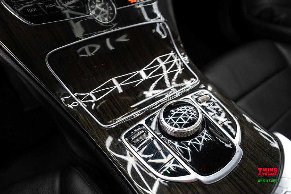 2017 Mercedes-Benz C-Class Image 22