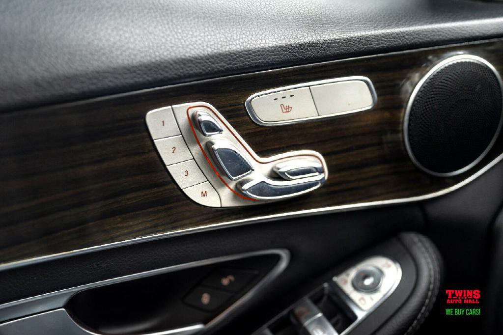 2017 Mercedes-Benz C-Class Image 23