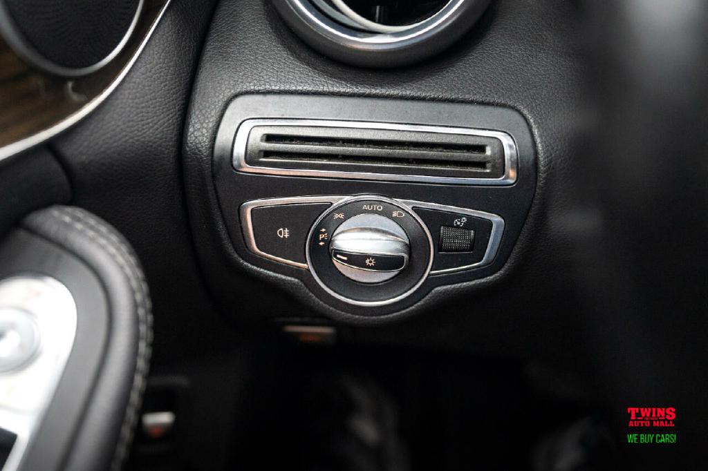 2017 Mercedes-Benz C-Class Image 24