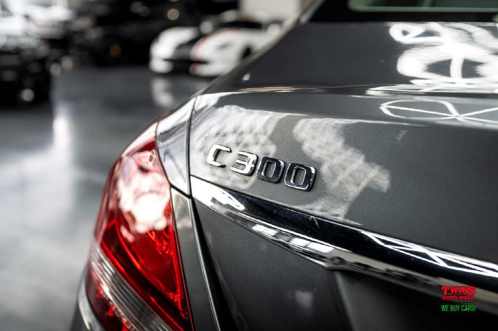2017 Mercedes-Benz C-Class Image 30