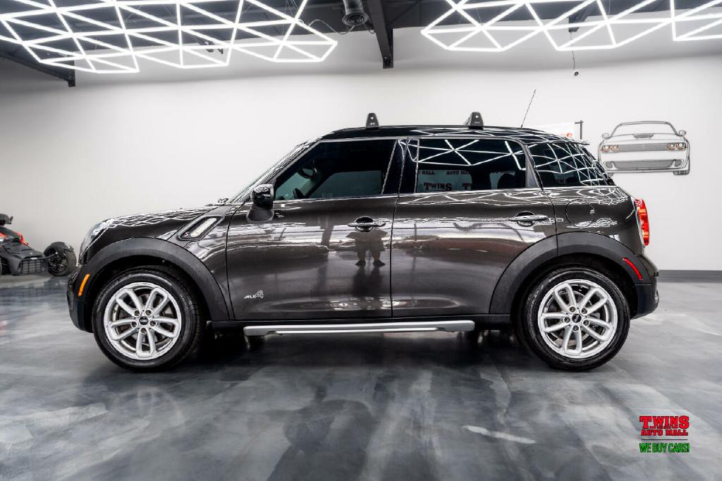 2016 MINI Countryman Image 3