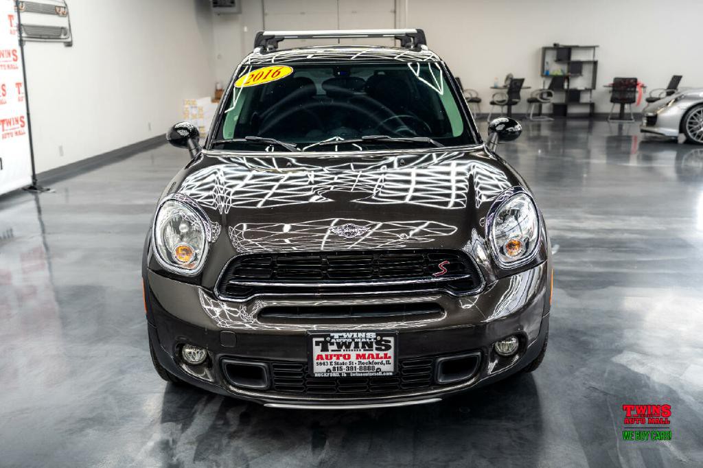 2016 MINI Countryman Image 9