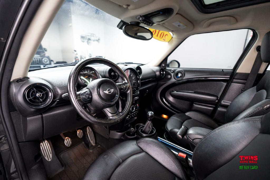 2016 MINI Countryman Image 11