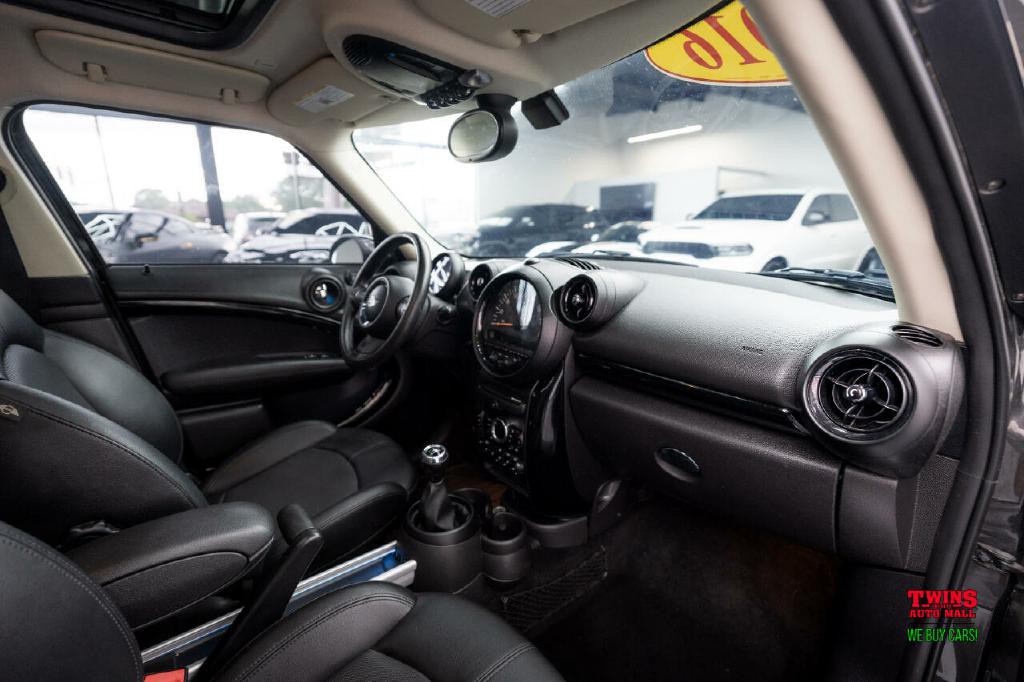 2016 MINI Countryman Image 17