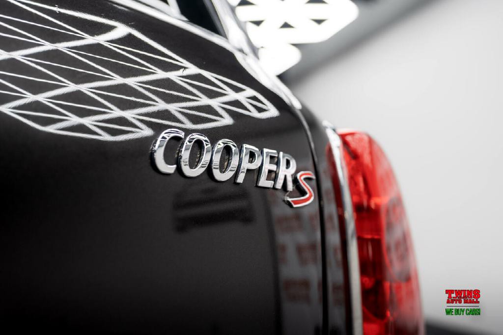 2016 MINI Countryman Image 29