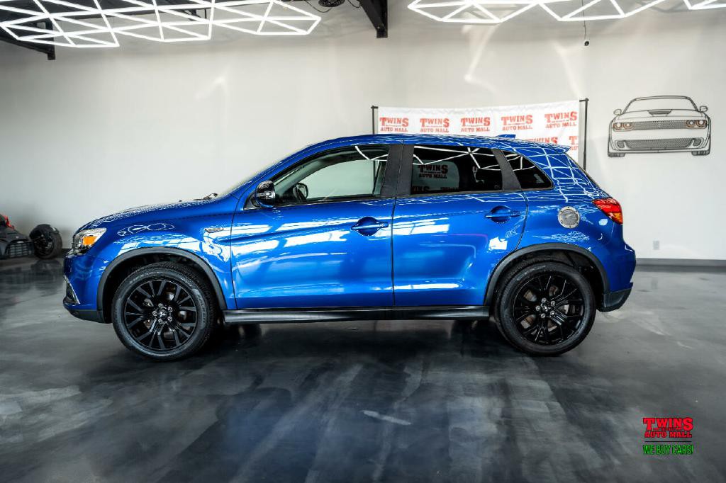 2019 Mitsubishi Outlander Image 3