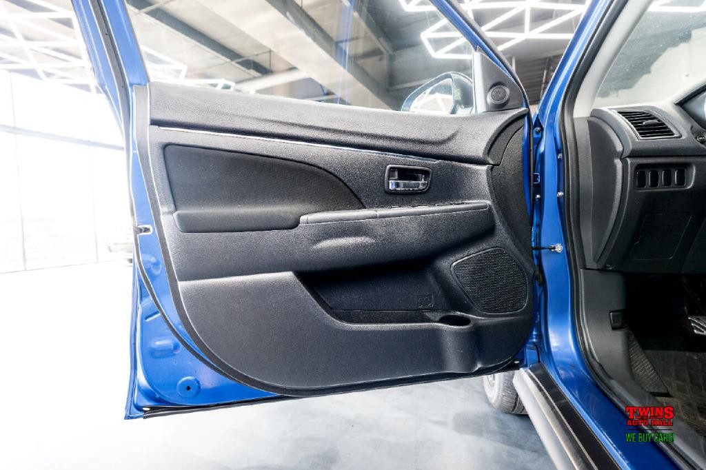 2019 Mitsubishi Outlander Image 10
