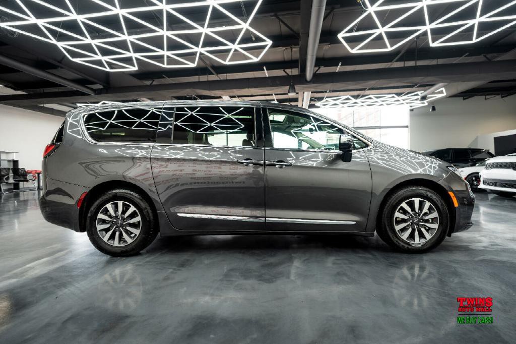 2023 Chrysler Pacifica Image 7