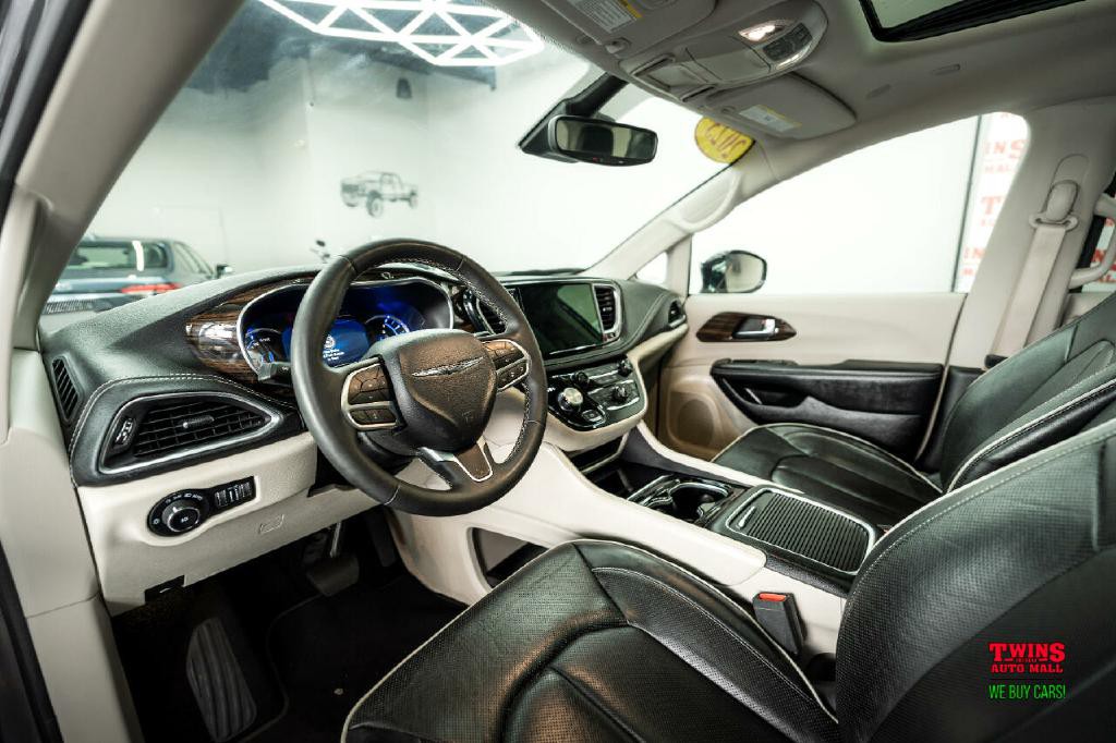 2023 Chrysler Pacifica Image 11