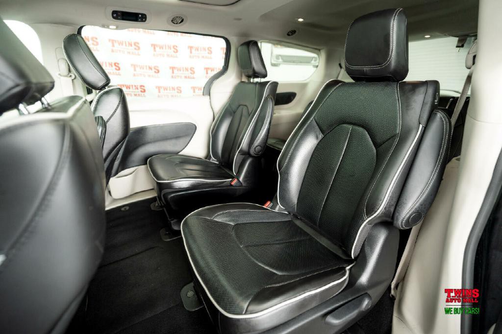2023 Chrysler Pacifica Image 13