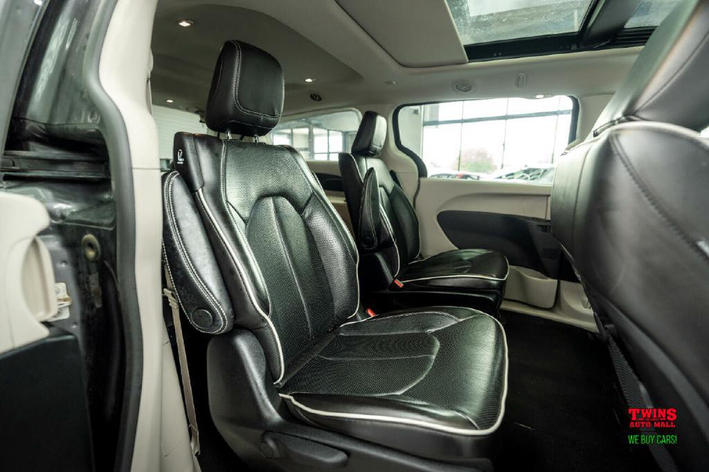 2023 Chrysler Pacifica Image 16